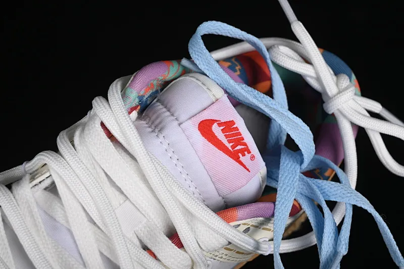 All categories Nk SB Dunk series Nk SB Dunk Low low-top sneakers Nk Dunk Low Cake Bear Jiuqi white and yellow low-top casual sneakers FN8913-141